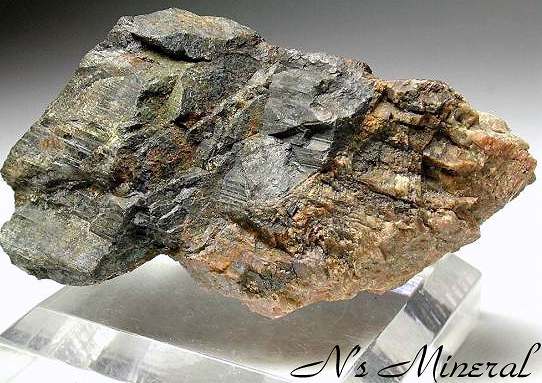 ������/Allanite-(Ce)