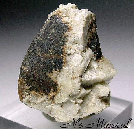 �K�h������/Gadolinite-(Y)