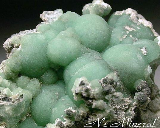 �␯��/Wavellite