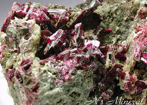 �R�o���g��/Erythrite