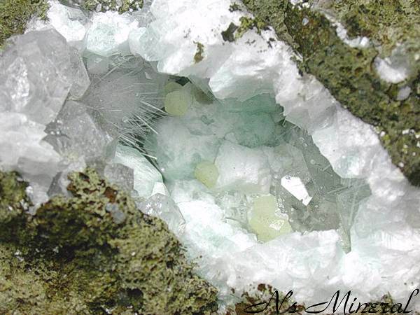 �����/Apophyllite