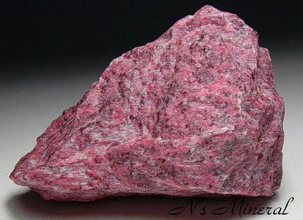 ������/Thulite