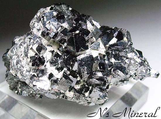 ���S�z/Magnetite