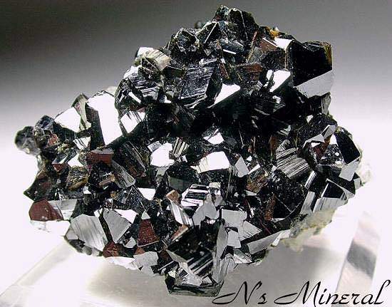 ����/Cassiterite