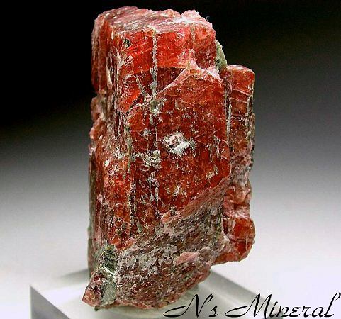 �p�C���N�X�}���K����/Pyroxmangite