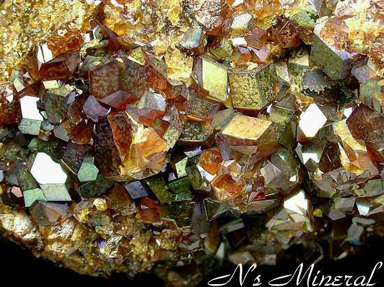 ���C���{�[�K�[�l�b�g/Andradite