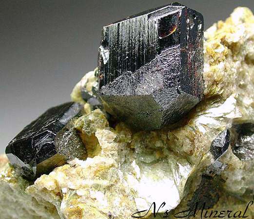 ���`��/Rutile