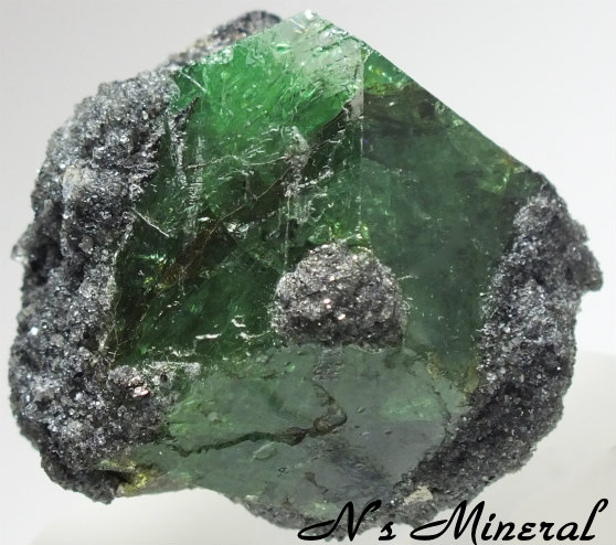 �c�@�{���C�g/Tsavorite