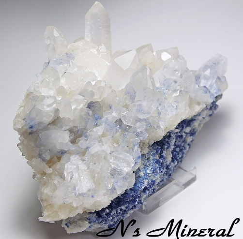 �f�������`�F�Γ��萅��/Dumortierite in Quartz