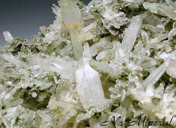 ����/�t�H�C�g�d�C��/Quartz/Foitite