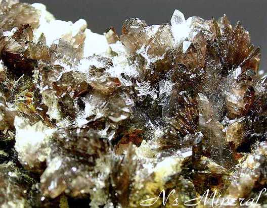 �S����/Ferroaxinite